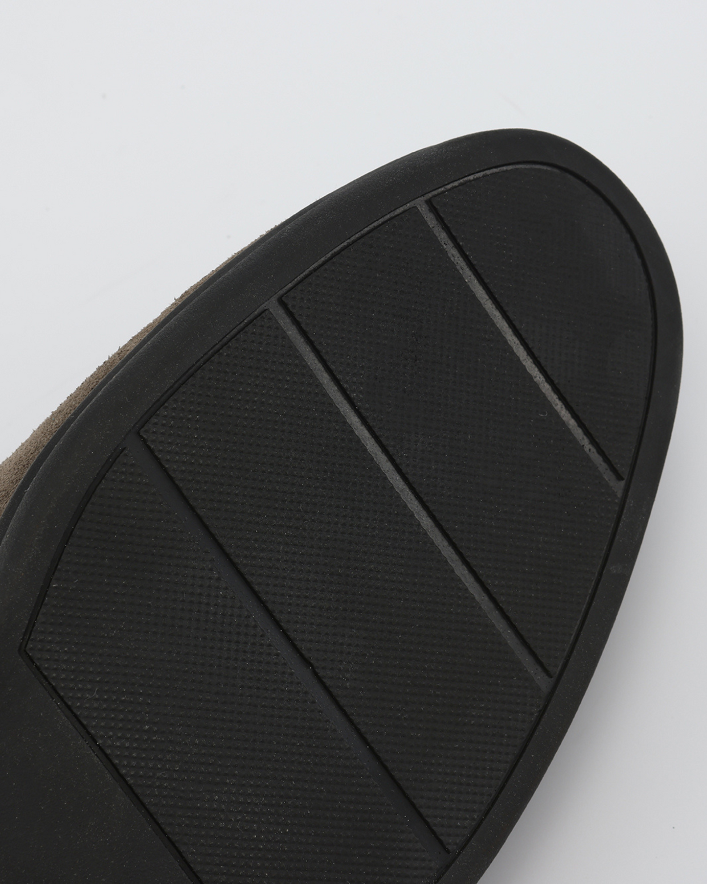 Premium Wildleder Slipper – Schwarze Sohlen