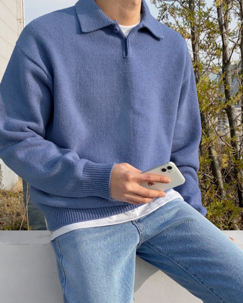 Wollpullover mit halbem Reißverschluss und Knöpfen