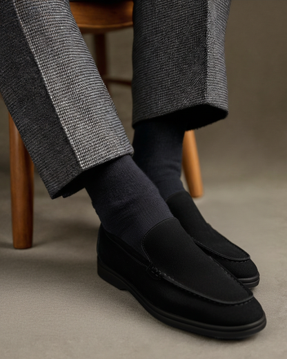 Premium Wildleder Slipper – Schwarze Sohlen